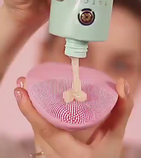 Interchangeable brush heads for daily cleanse and gentle exfoliation