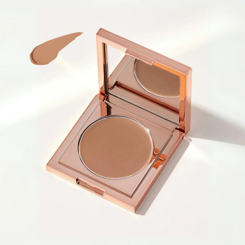 Smooths the look of shadows for everyday freshness