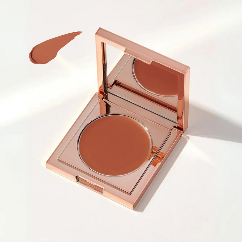 Smooths the look of shadows for everyday freshness