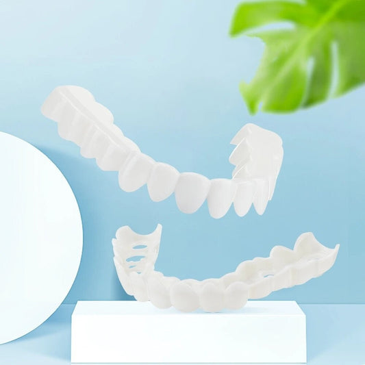 SnapGleam instant cosmetic veneers submerged in water—reusable, soft & safe material