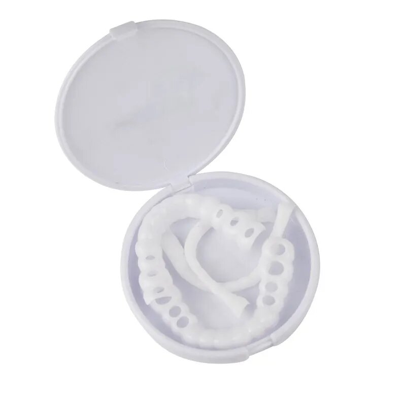 SnapGleam instant cosmetic veneers submerged in water—reusable, soft & safe material